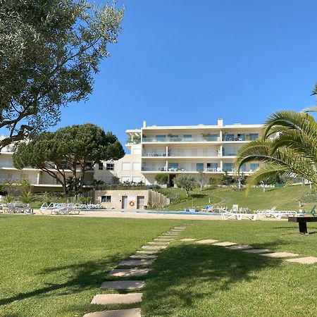 Charmant Appartement A 1Km De La Plage, Avec Piscine A Albufeira Buitenkant foto