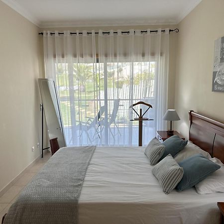 Charmant Appartement A 1Km De La Plage, Avec Piscine A Albufeira Buitenkant foto