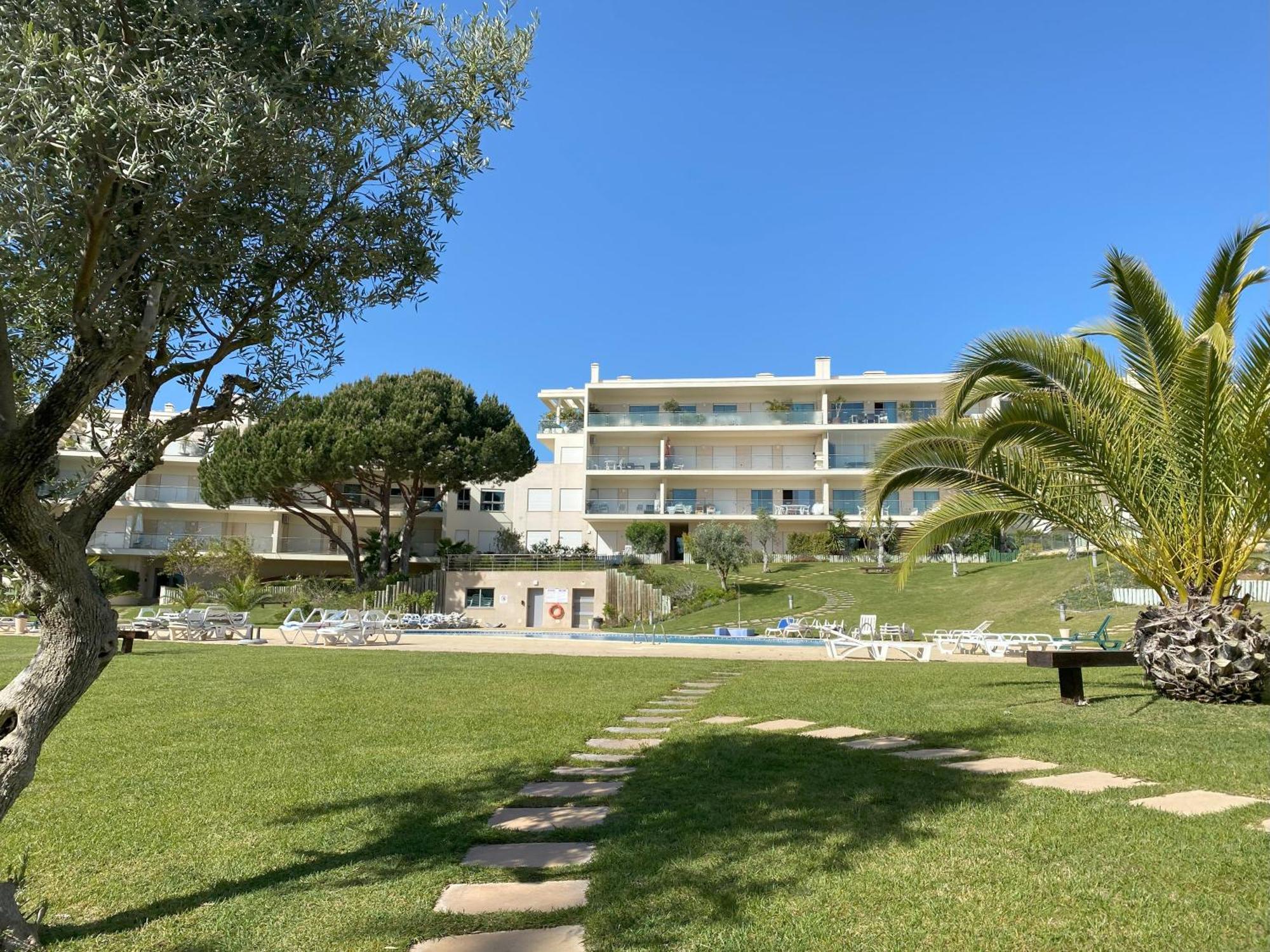 Charmant Appartement A 1Km De La Plage, Avec Piscine A Albufeira Buitenkant foto