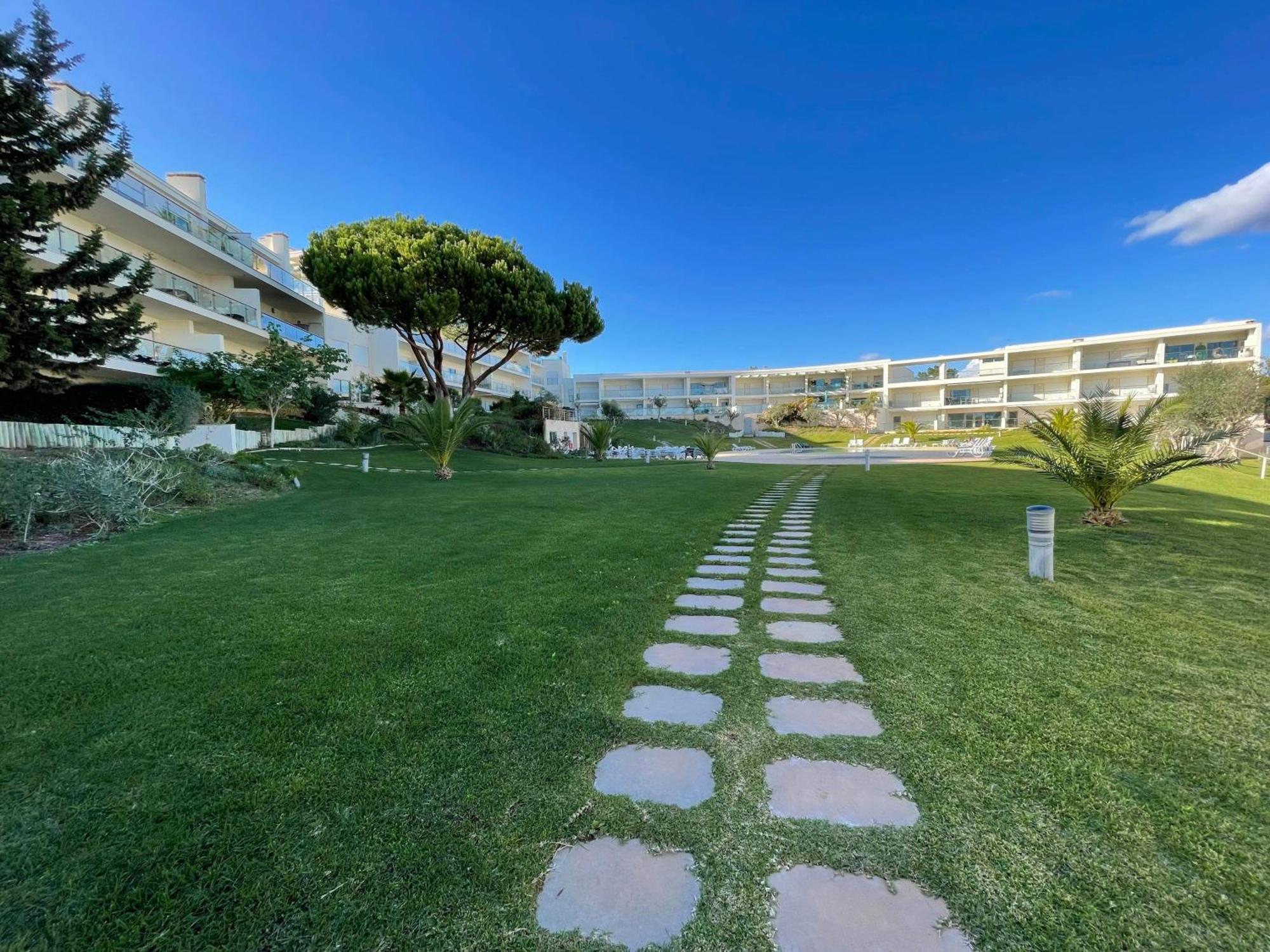 Charmant Appartement A 1Km De La Plage, Avec Piscine A Albufeira Buitenkant foto